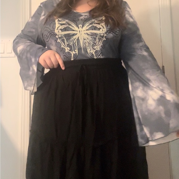 Y2K inspired, plus size, bell sleeve,tie dye, butterfly, top. - Picture 4 of 4